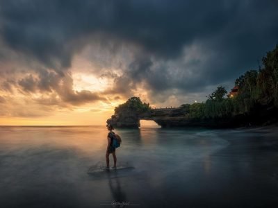 Tanah Lot – Sentuhan Spiritual di Tengah Ombak, Keindahan yang Abadi